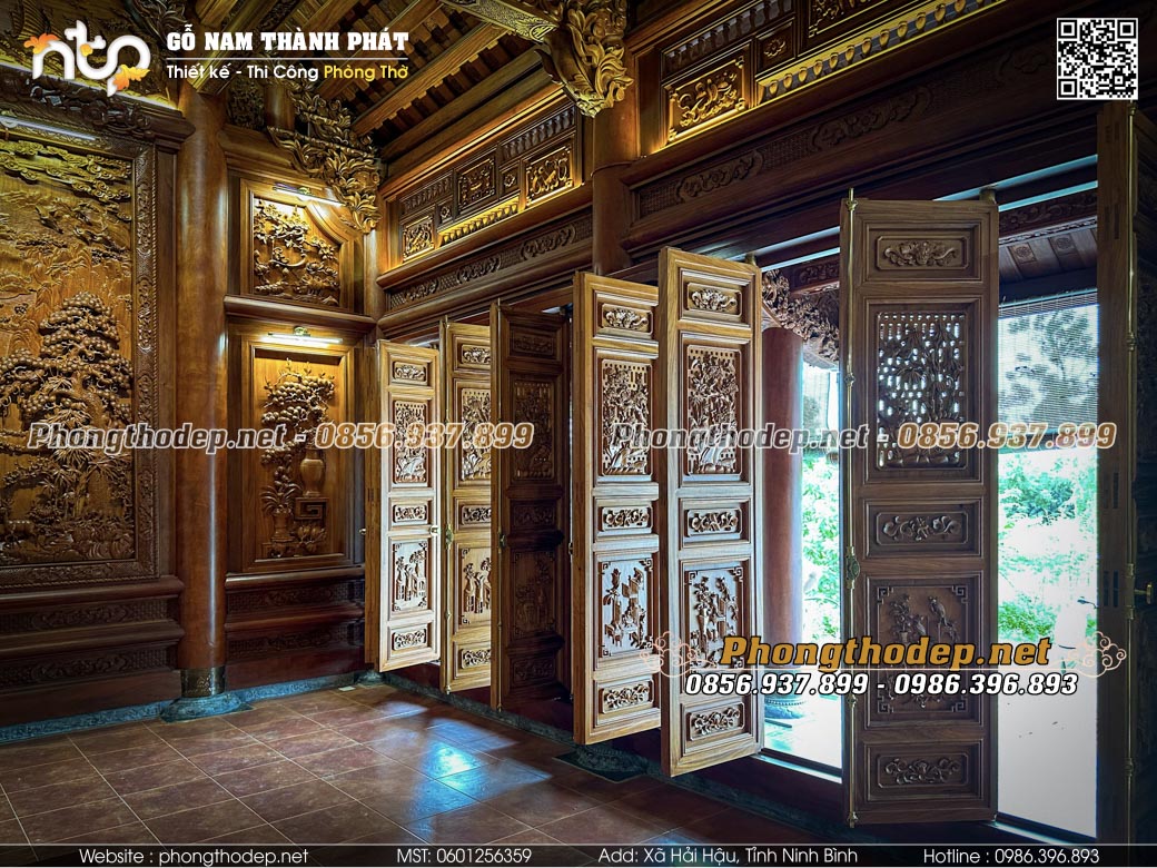 Mẫu cửa nhà gỗ 3 gian đẹp